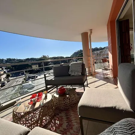 Cavalaire: Spacieux T4, 2 Terrasses, Clim, Parking, Animaux Acceptes - Fr-1-226b-180 *
